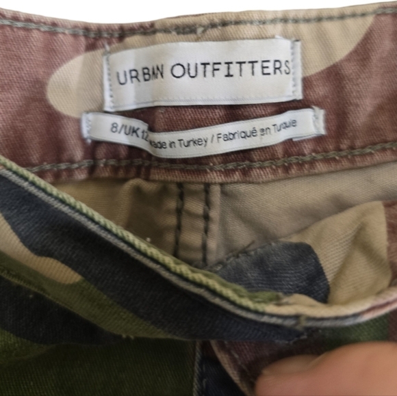 Urban Outfitters Authentic Camo Cargo Pants 8 Ankle Ties Pockets Grunge - Picture 6 of 9